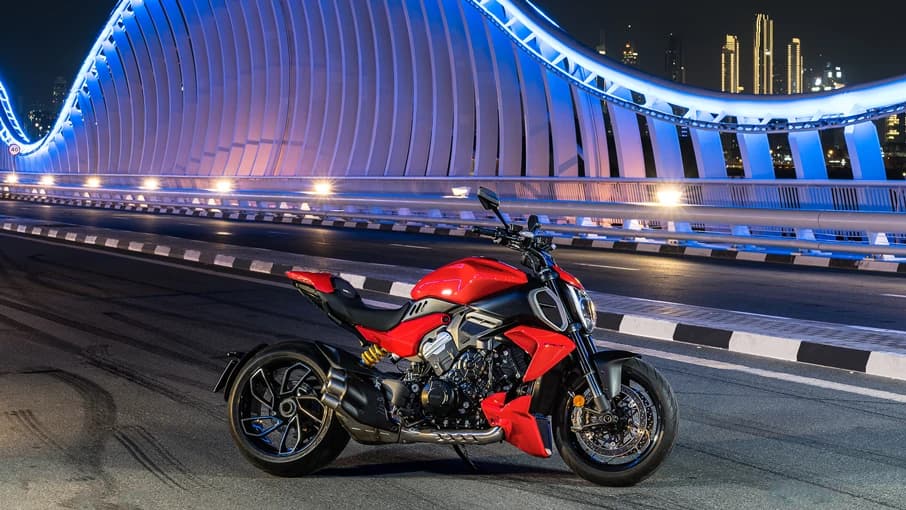 Diavel V4